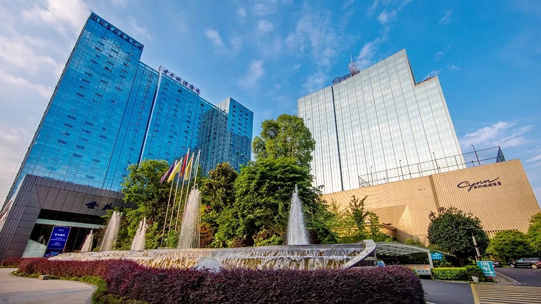 寒冬至，食意浓 世外桃源新疆羊肉节 超赞的羊肉饺子免费尝 地道的新疆老酒免费喝 来自2800公里天山牧场的味道 邀您共赴暖胃暖心之旅